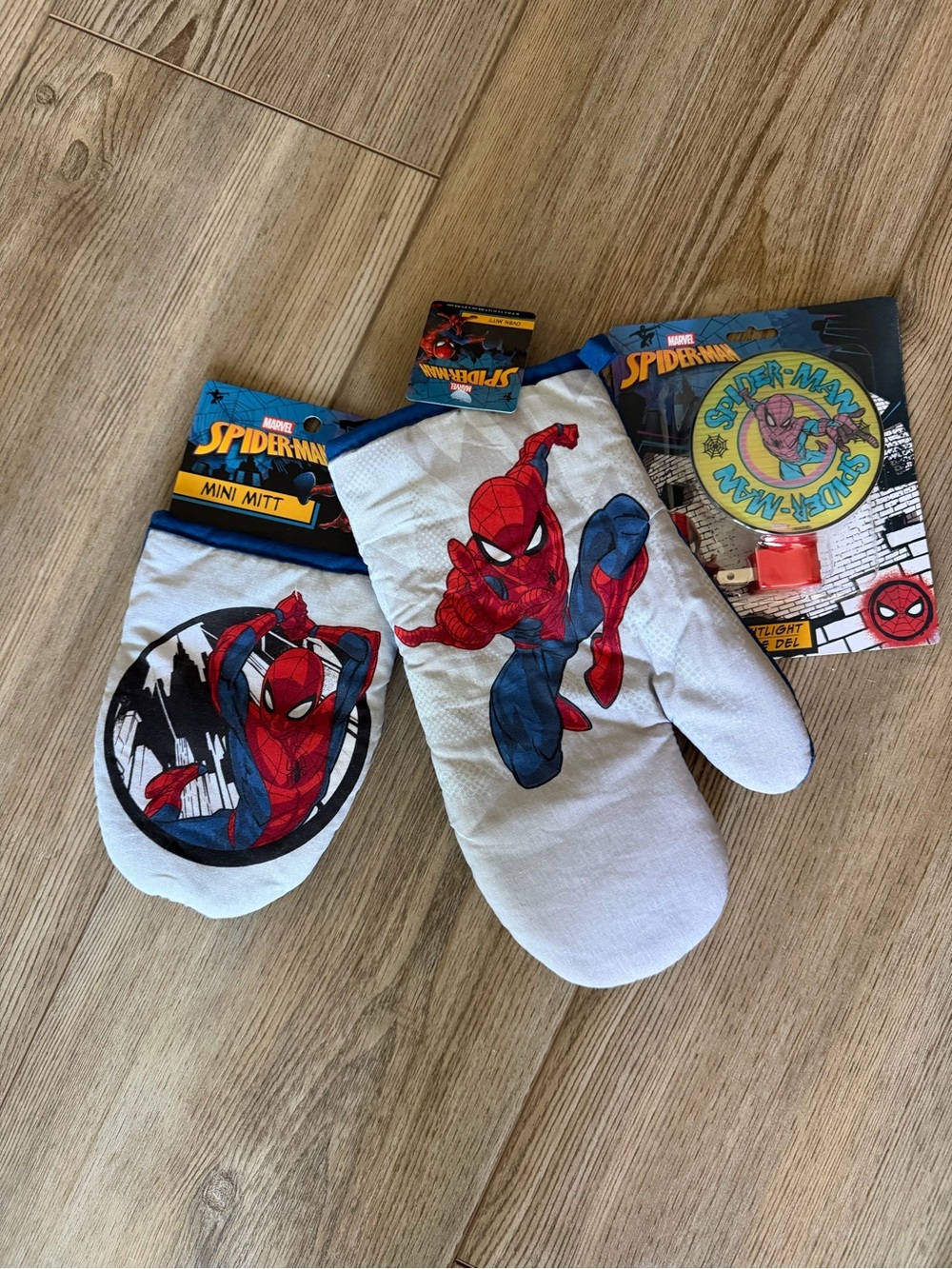 Marvel Spider-Man Kitchen Mitt Set - Red, Blue & White